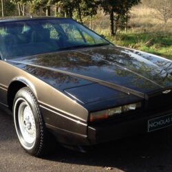 Aston Martin Lagonda Series II